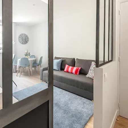 1 Bedroomed Repos * Parigi